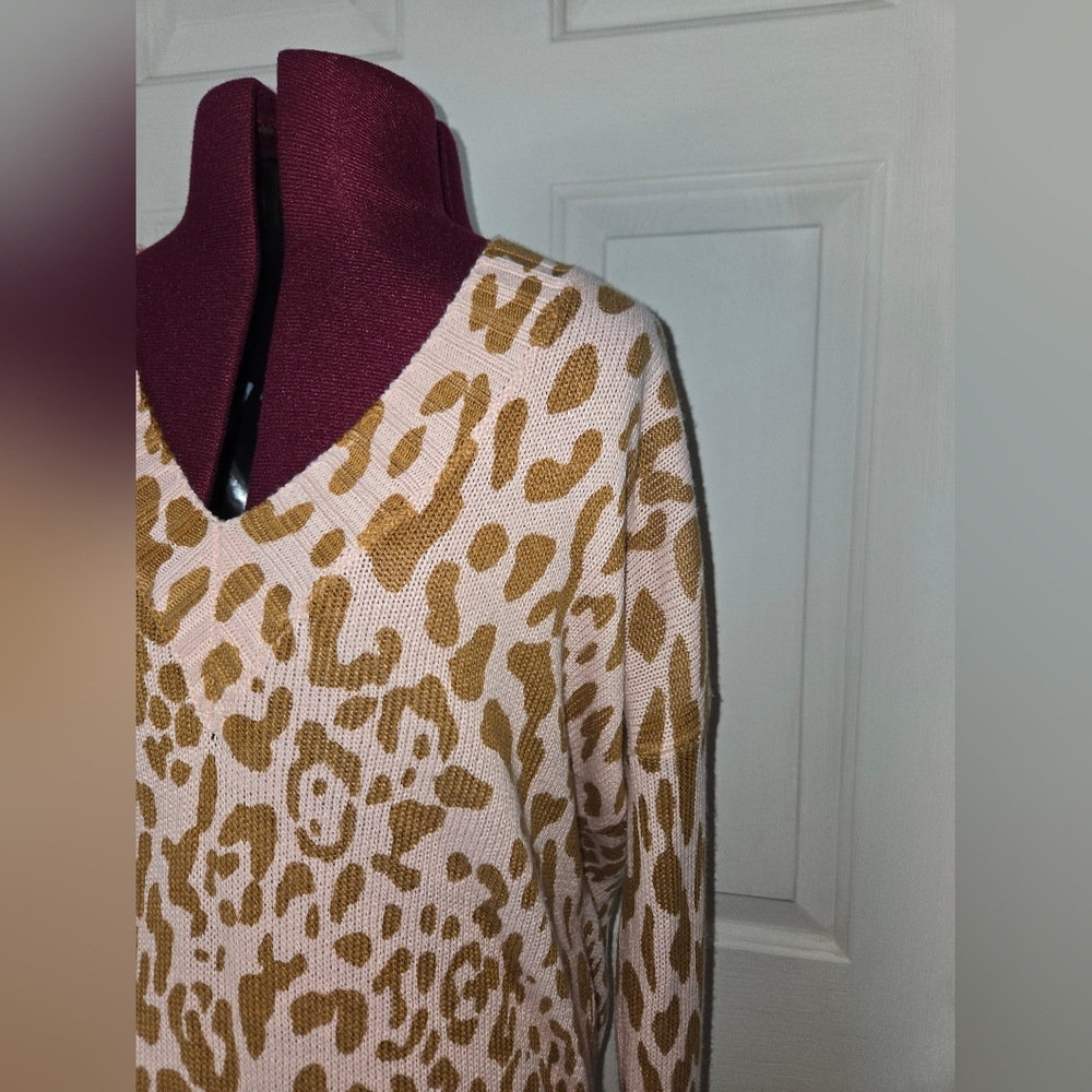 Show Me Your Mumu XS Pink Leopard Cliffside Sweater - Picture 2 of 9